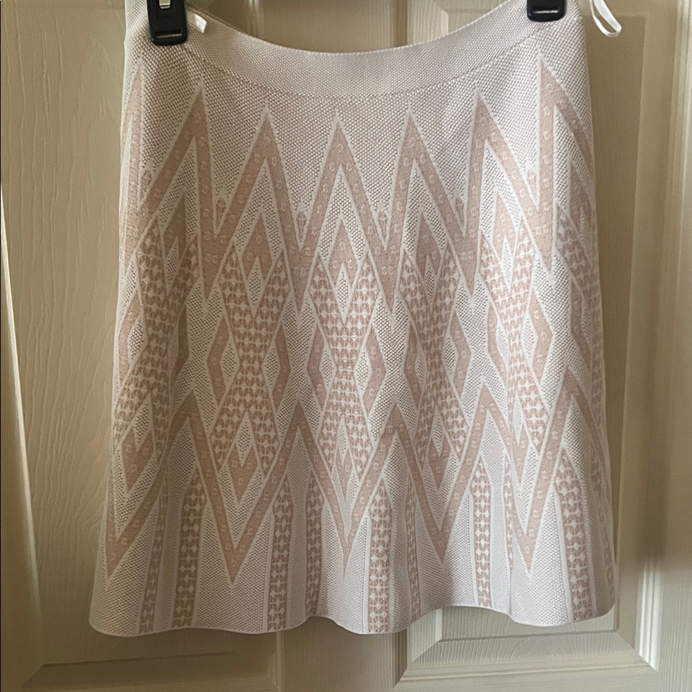 BCBGMaxAzria Beige Geometric A-Line Skirt